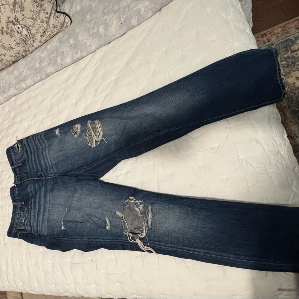 Buckle ripped mom jeans